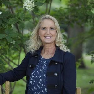 Meet your Posher, Joy